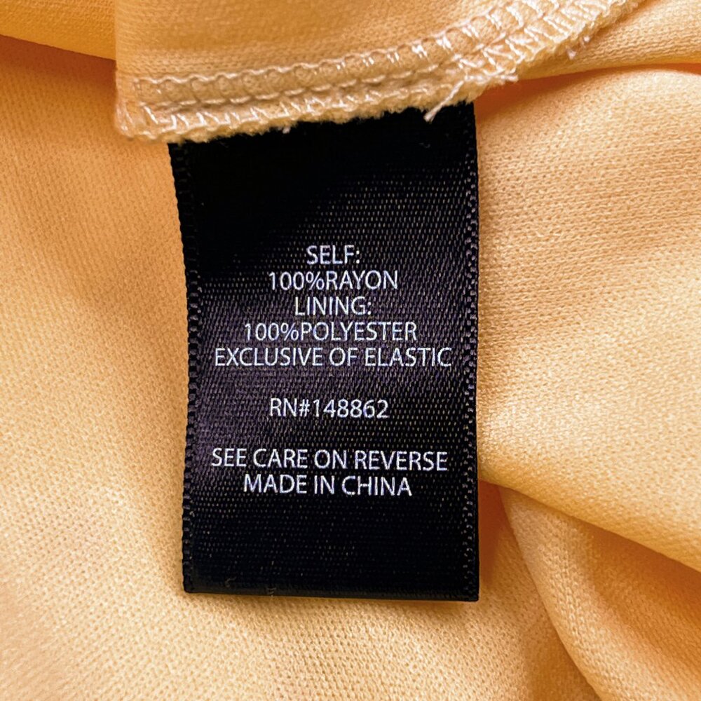 torrid Mini Gauze Smocked Waist Dress Strawberries Yellow Dress‎ Size 3 - NWOT - Picture 8 of 9
